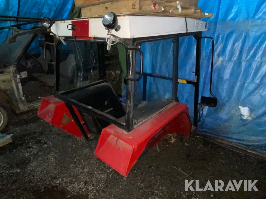 Traktorhytt till Universal 553