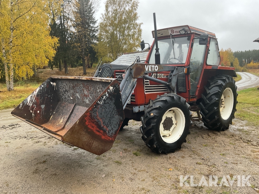 Traktor Fiat 60-90 DT med lastare