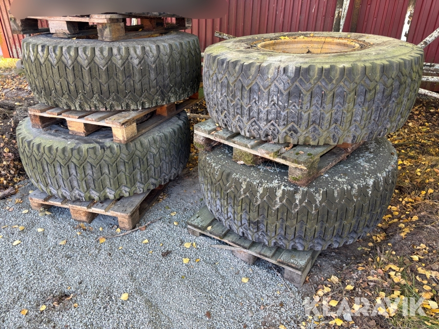 Däck på fälg Bridgestone 17.5R25 4st