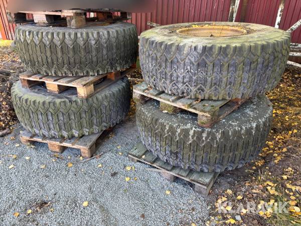 Däck på fälg Bridgestone 17.5R25 4st