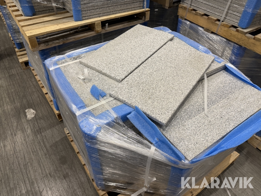 Sandblästrad granitplatta 30×60×2 cm