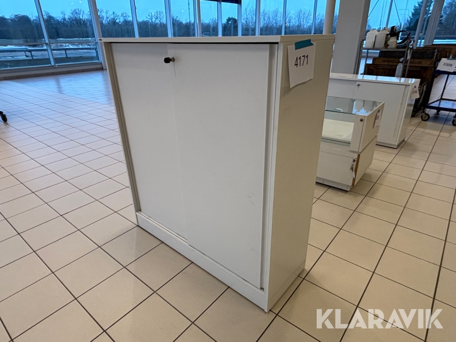 Skåp med skjutdörr