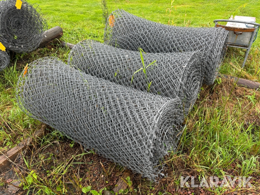 Nätstaket utan taggtråd med stolpar, cirka 60 m