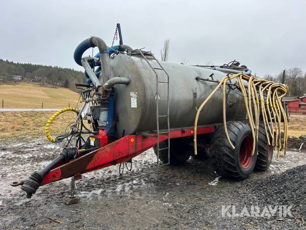 Gödselspridare Star 13m3 med kran