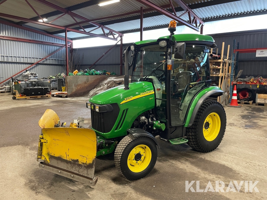 Traktor John Deere 3720 med lastare