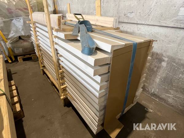 Träreglar, vitmålade 120x2500x45mm