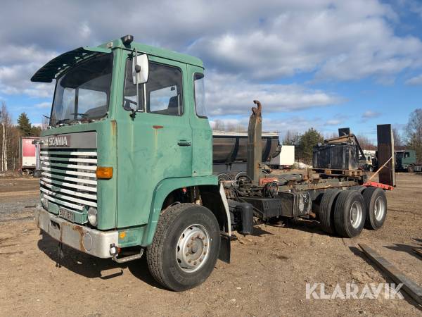 Veteranlastbil Scania 141 med lastväxlare