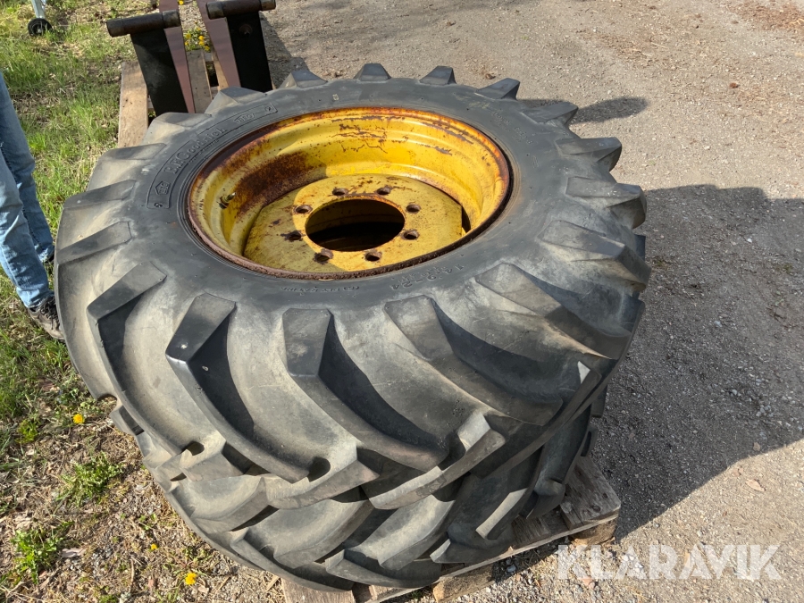 Traktordäck Bf goodrich 14,9-24 2st