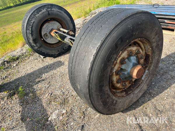 Hjulaxel till trailer