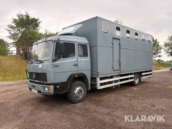 Hästlastbil / Djurtransport Mercedes-Benz 1120