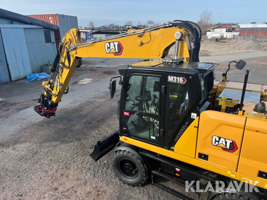 Hjulgrävare CAT M316 Next Generation med tippvagn och redskap & Makin 3-D