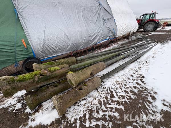 Belysningsstolpar med fundament