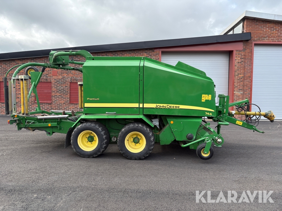 Rundbalspress John Deere 744 Premium