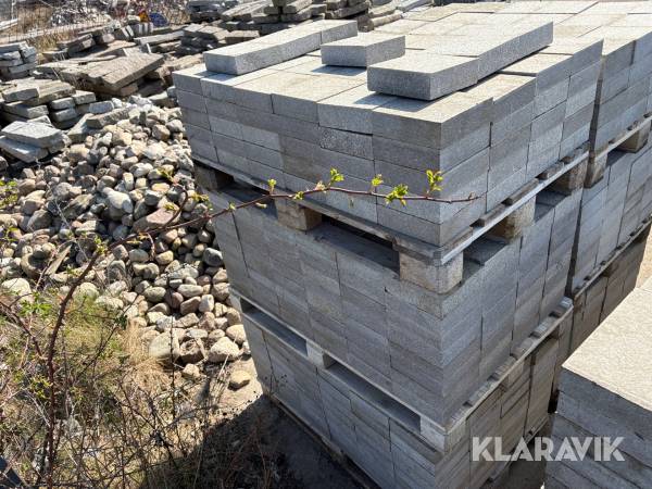 Parti granitplattor 195x195x65mm - ca 19m²