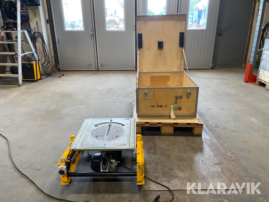 Kap,klyv&geringsåg Dewalt DW 743N