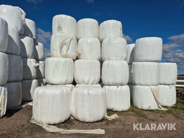 Hösilage 28 balar