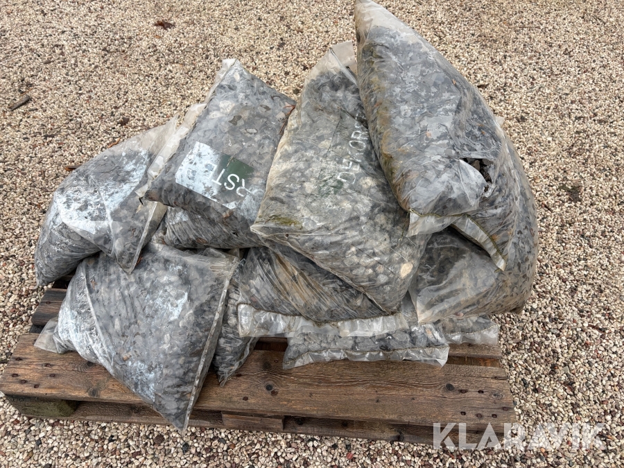 Dekorsten Stenbolaget Krossad basalt grafit 10-20 20kg 15st