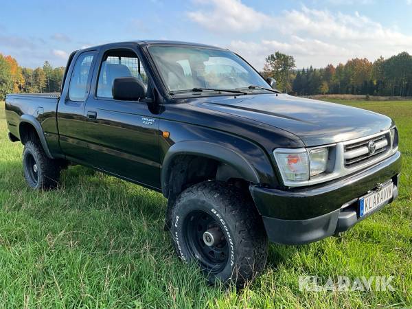 Pickup Toyota Hilux 2,4 TD 4WD X-Cab