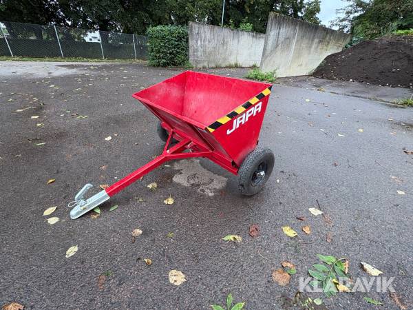 Bogserad sandspridare Japa Ja215