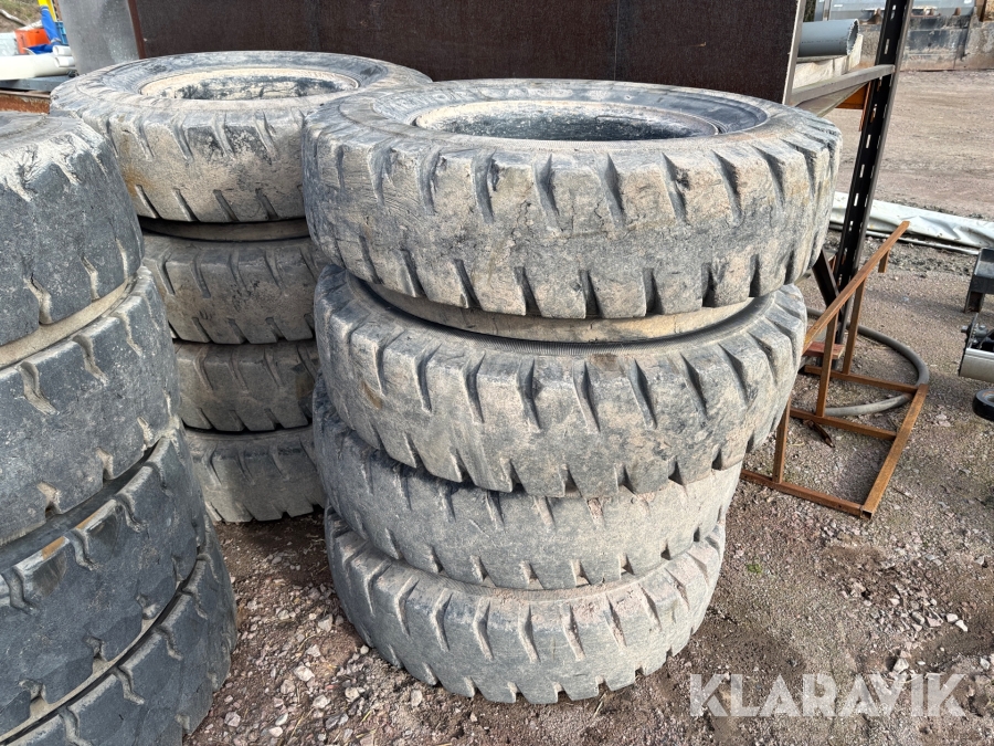 Entreprenaddäck på fälg Nokian 10.00-20 4st tvillinghjul