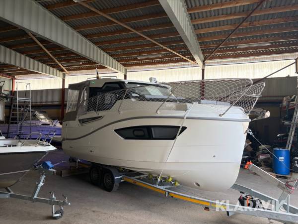 Båt Zara 7.65 FREE med båttrailer.