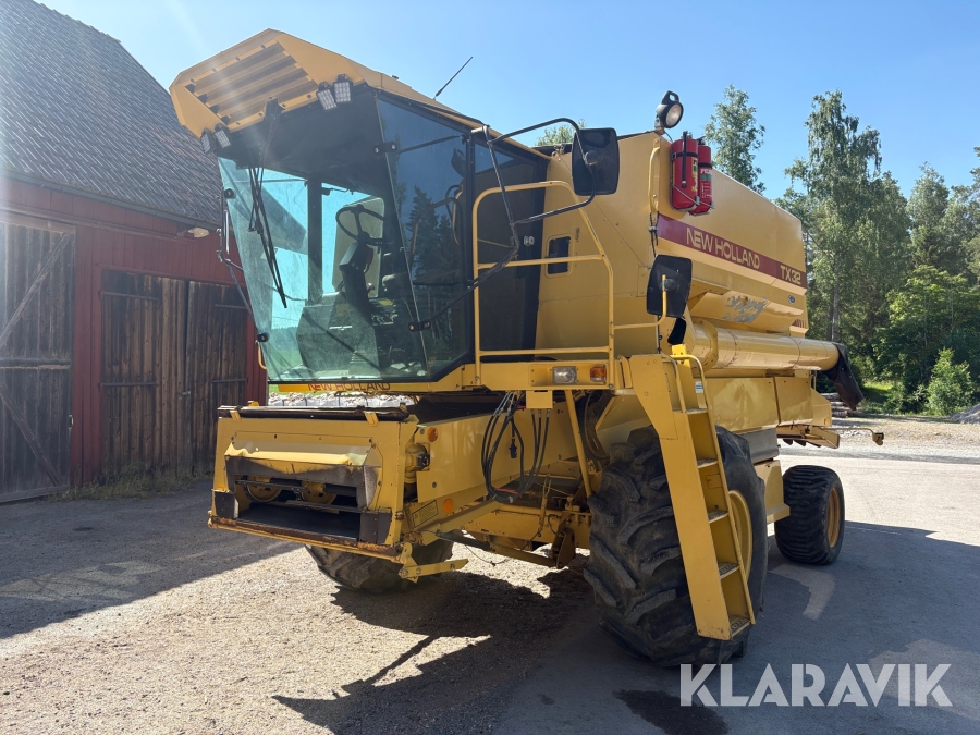 Tröska New Holland TX32