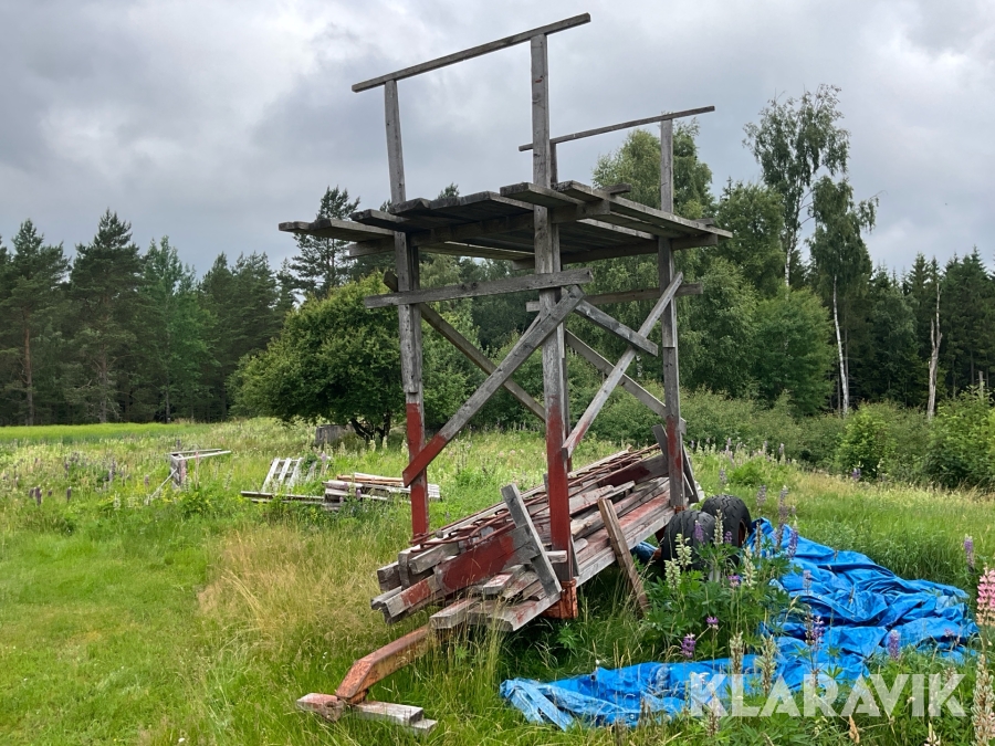 Skogsvagn Gisebo 16 med påbyggd byggställning