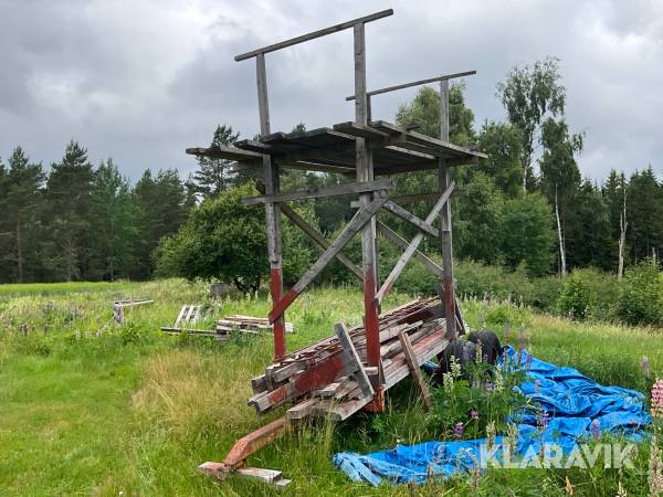 Skogsvagn Gisebo 16 med påbyggd byggställning