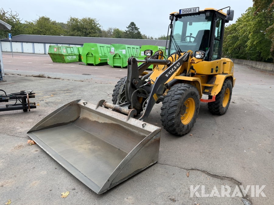 Hjullastare Volvo L30GS med vikplog, gafflar & skopa