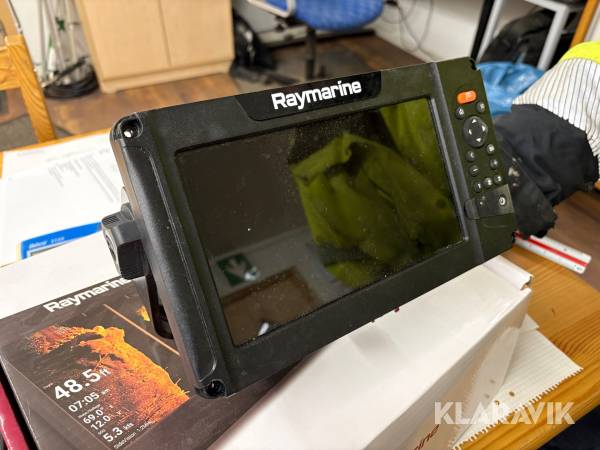GPS Raymarine 9” Chirp sonar/gps