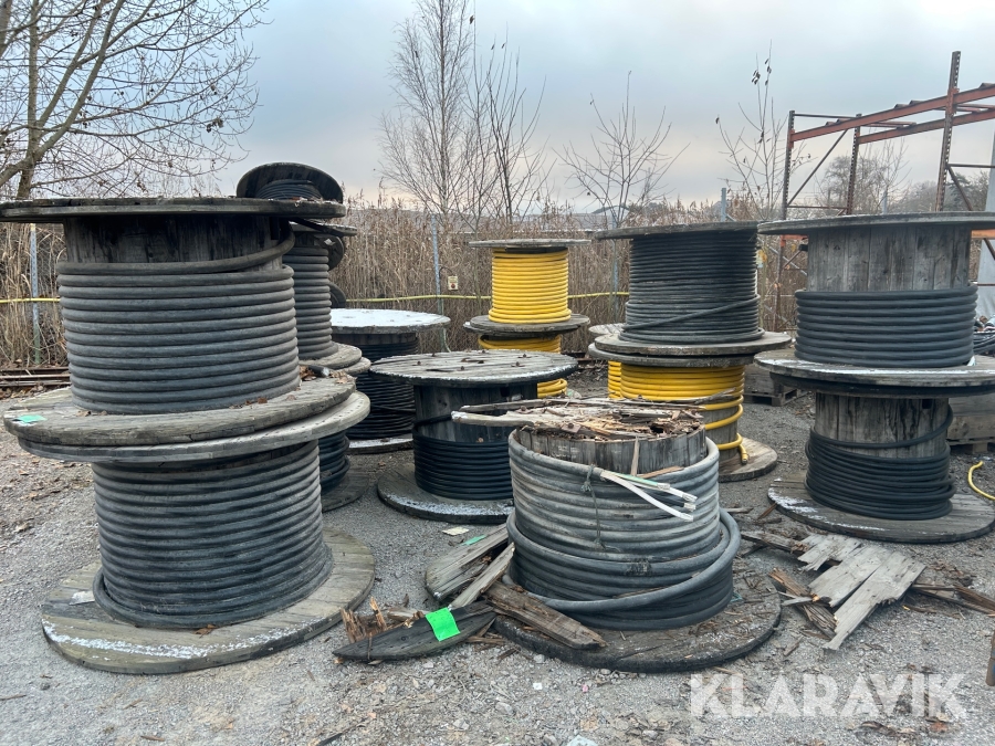 Kabeltrummor med kabel 17 st 