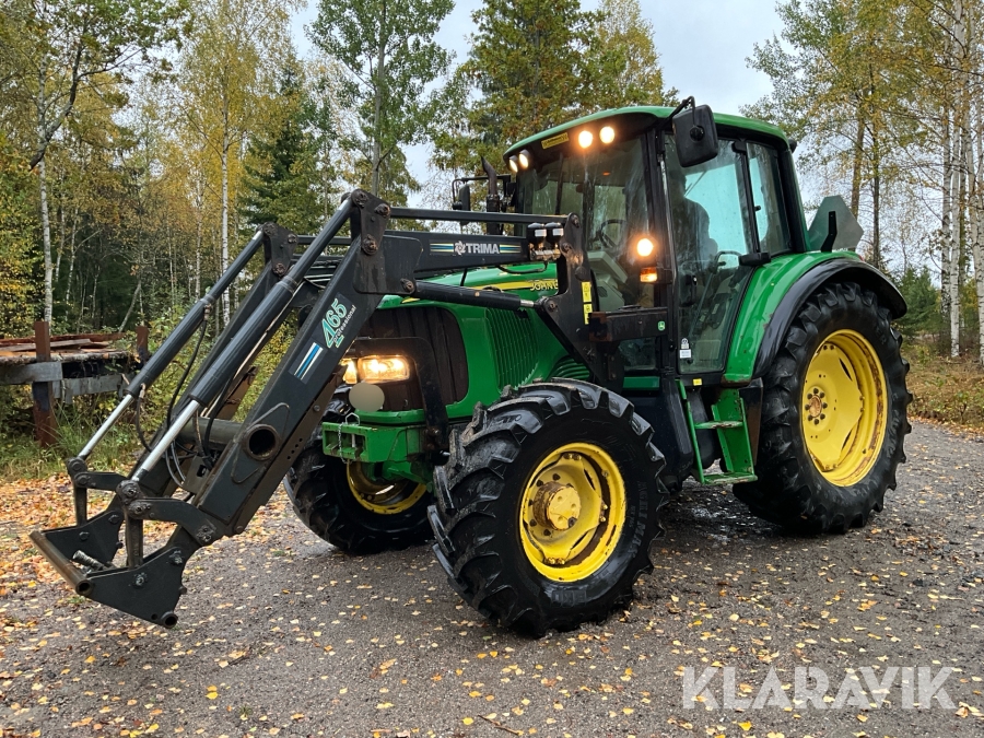 Traktor John Deere 6220 med lastare