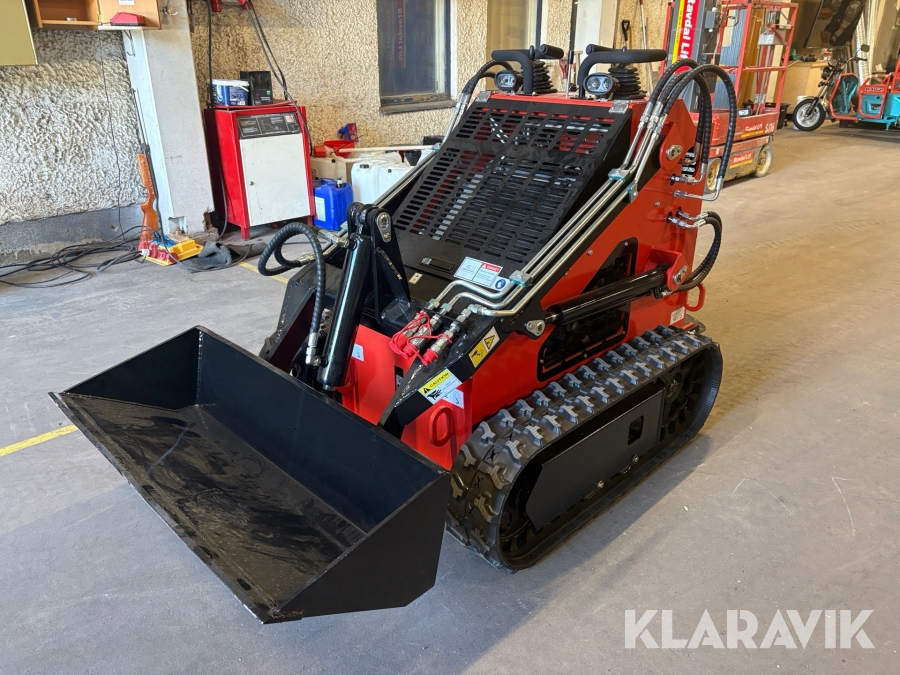 Redskapsbärare/ Skid steer Homejob 380