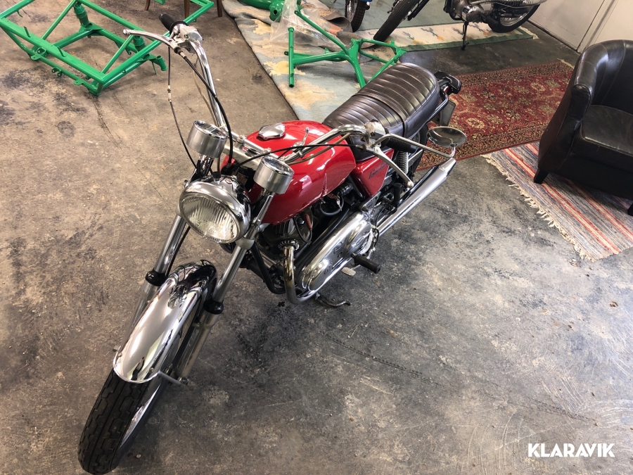 Motorcykel Norton Commando Roadster 750