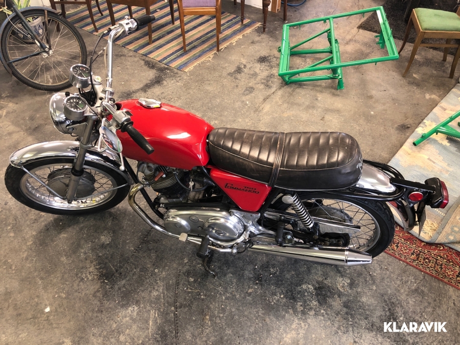Motorcykel Norton Commando Roadster 750