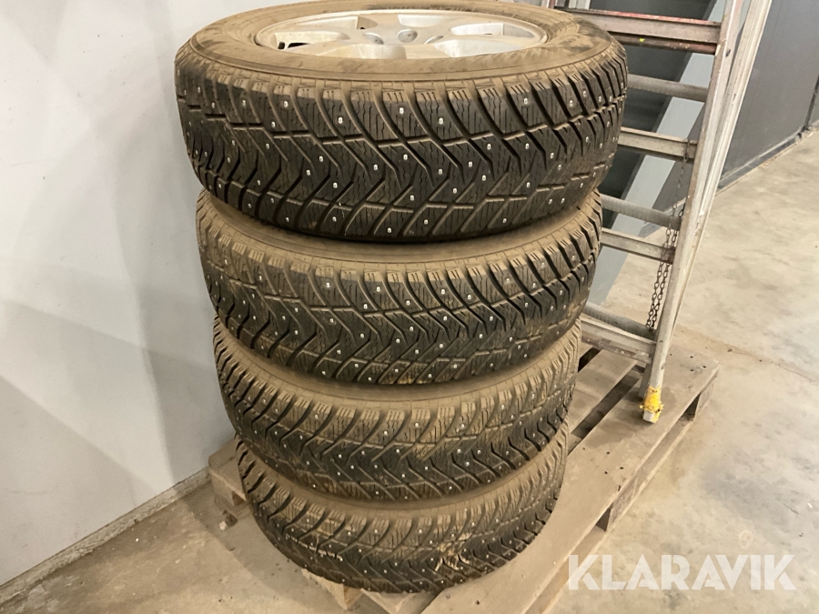 Vinterhjul Yokohama 235/65R17 till Volvo