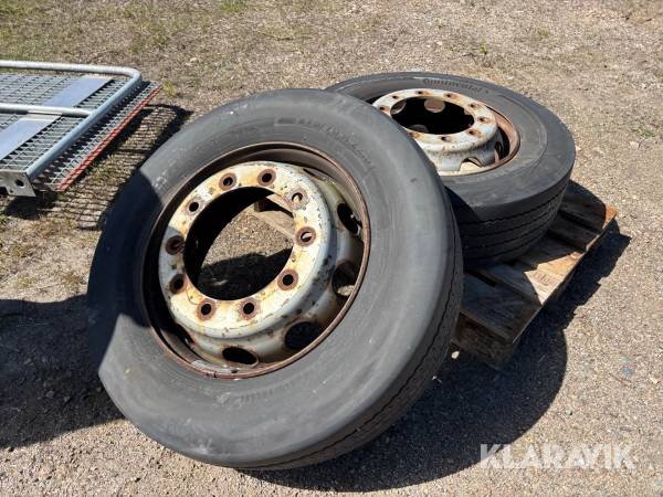 Lastbilshjul Continental 275/70r22.5 2st suttit på Volvo