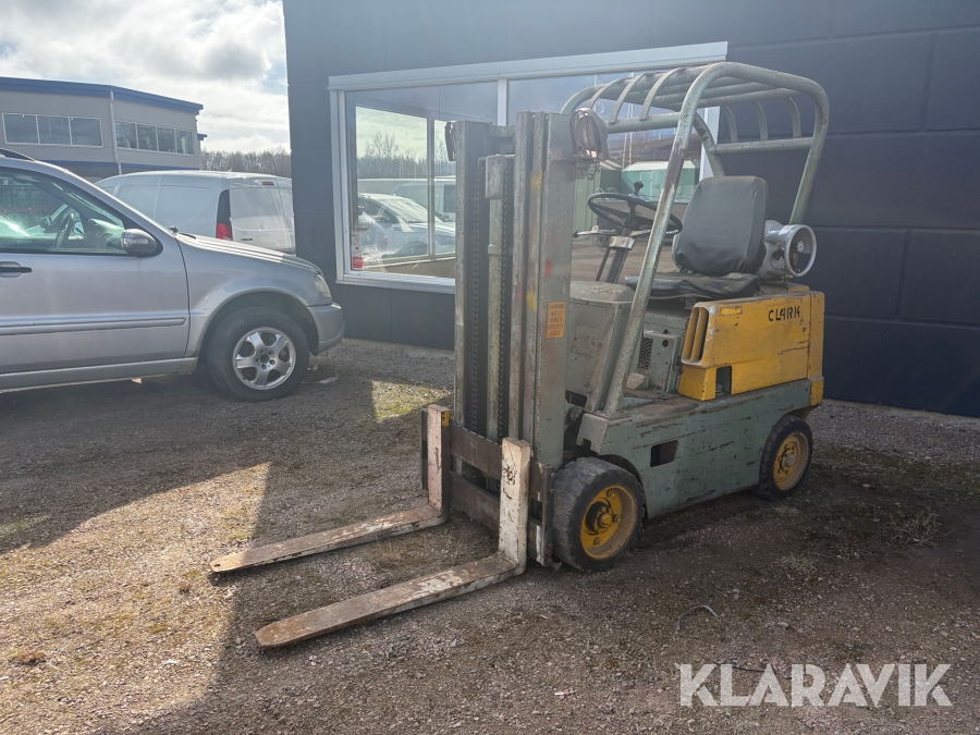 Gasoltruck Clark C40