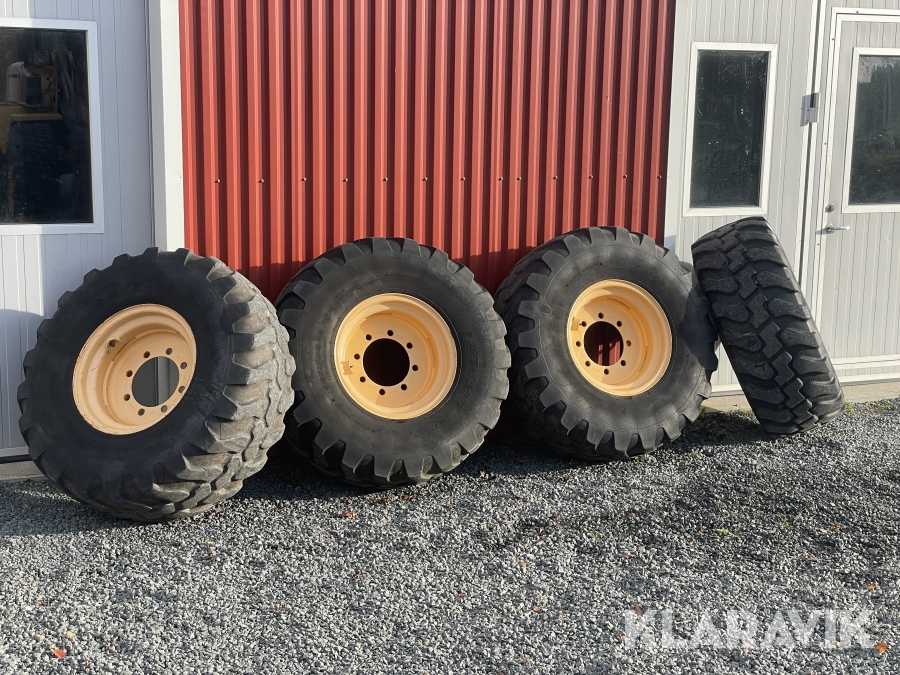 Begagnade däck och fälgar