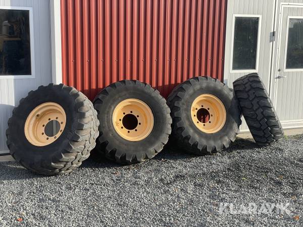 Begagnade däck och fälgar