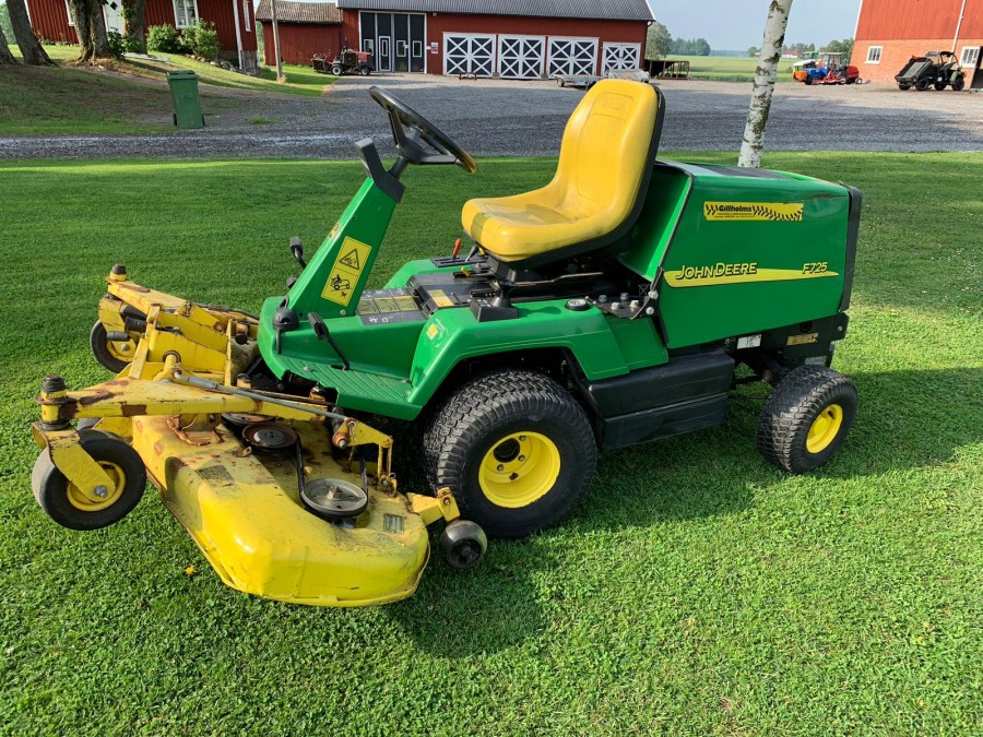 Åkgräsklippare John Deere F725