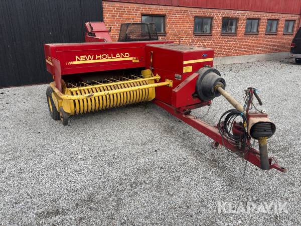 Småbalspress New Holland 570