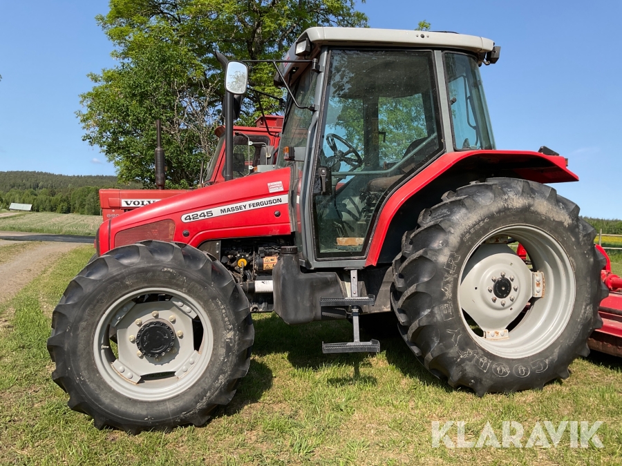 Traktor Massey Ferguson 4245