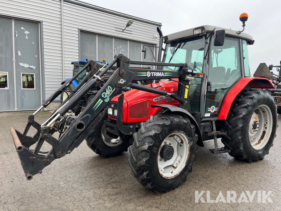 Traktor Massey Ferguson 4235-4