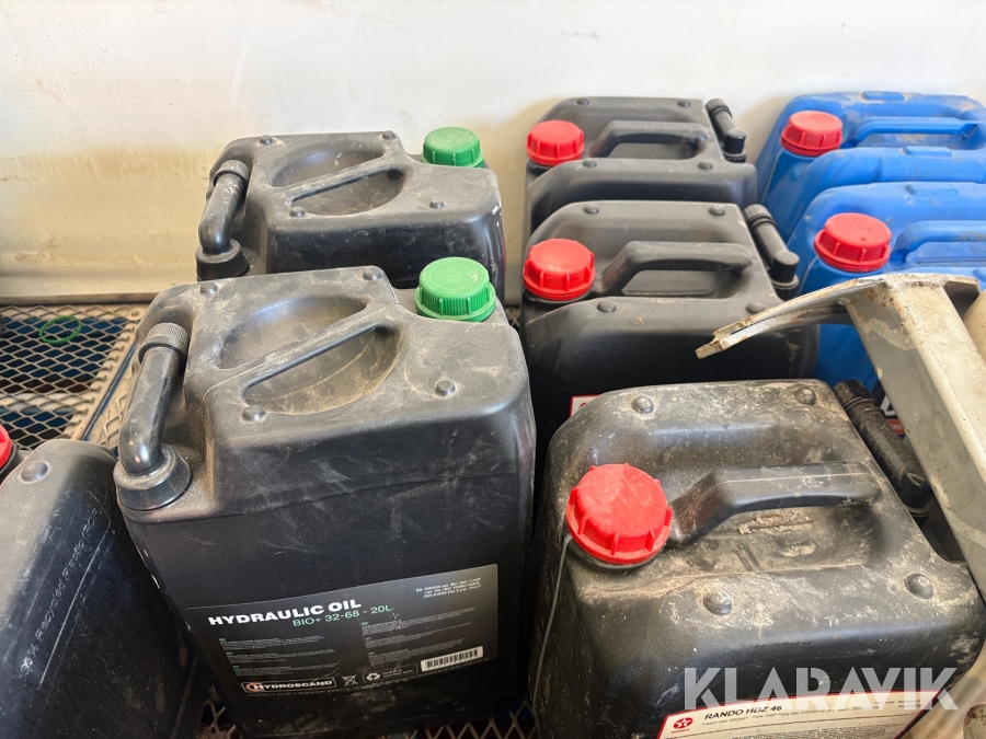 Parti med hydraulolja & smörjfett