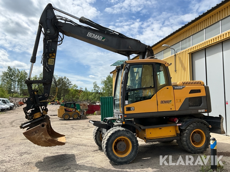 Grävmaskin Volvo EW160D med tiltrotator och skopa