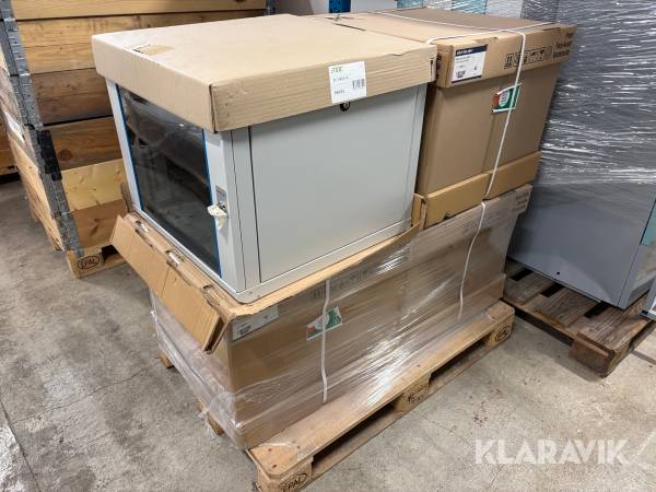 Nätverksrack Eurolan Väggskåp 9U 600x560 Glasdörr 4st