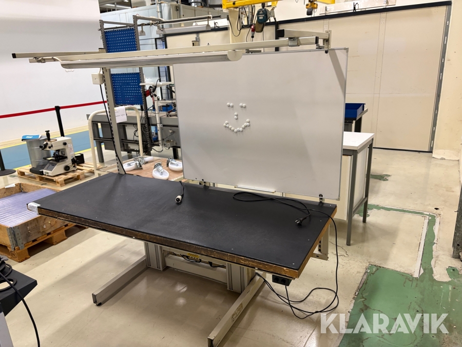 Arbetsbänk höj & sänkbar