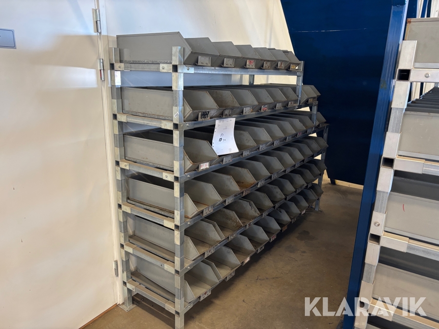 Förvaringshylla med lådor