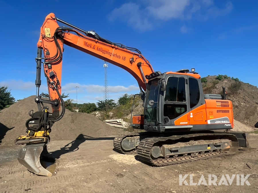 Grävmaskin Doosan DX140LC